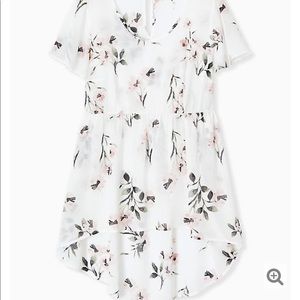 EUC Torrid White Floral Chiffon Hi-Lo Tunic